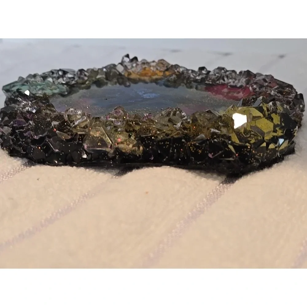 Handmade‎ Resin Crystal Edge Trinket Holder Holographic BlackWith Flowers 786